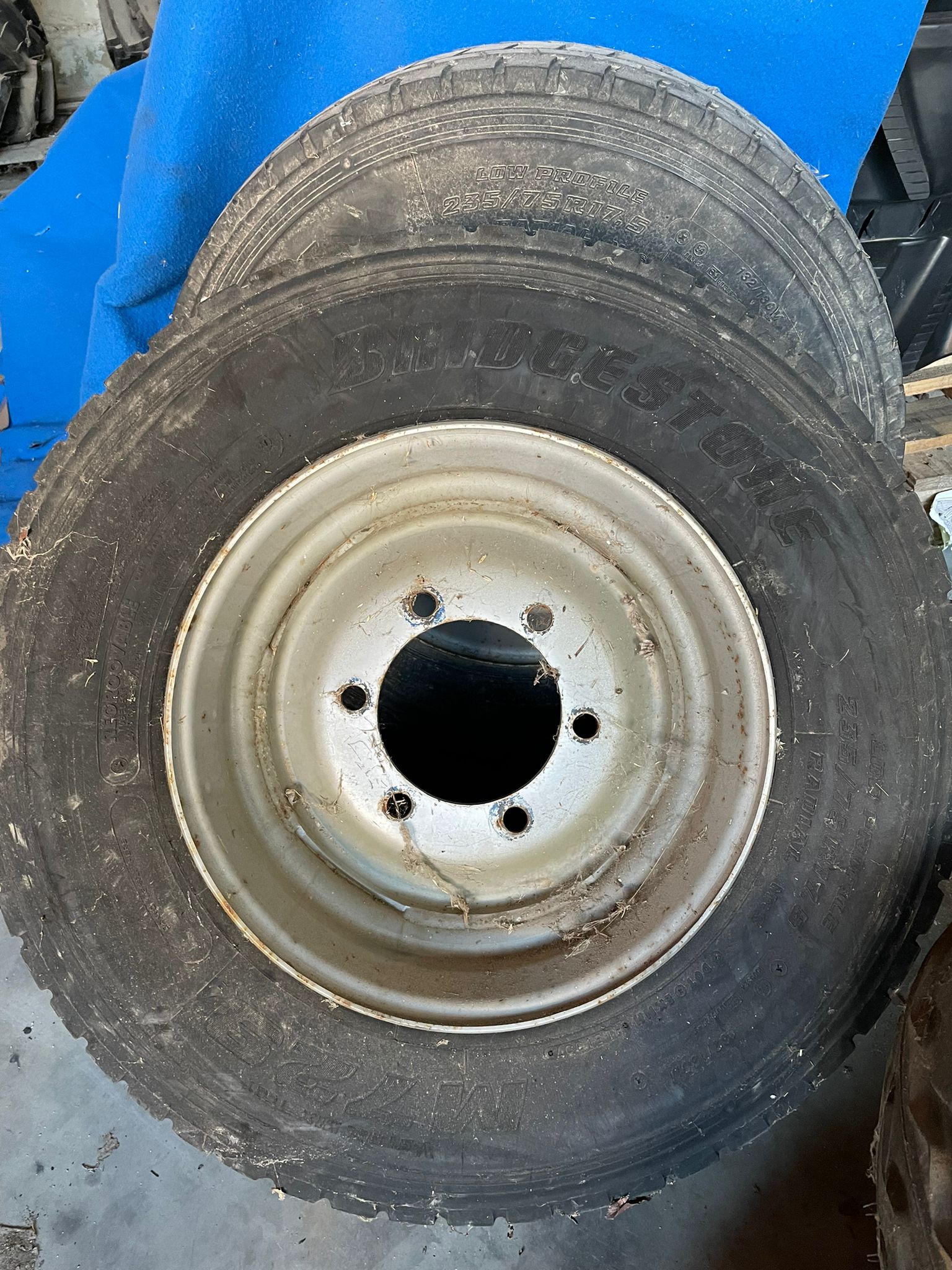 Pneumatici nuovi marca Bridgestone
