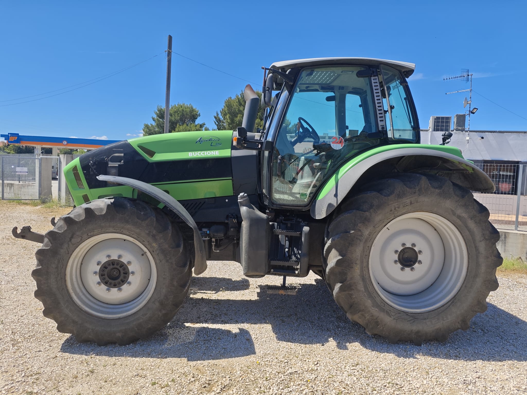 Second image of Deutz-Fahr L 710